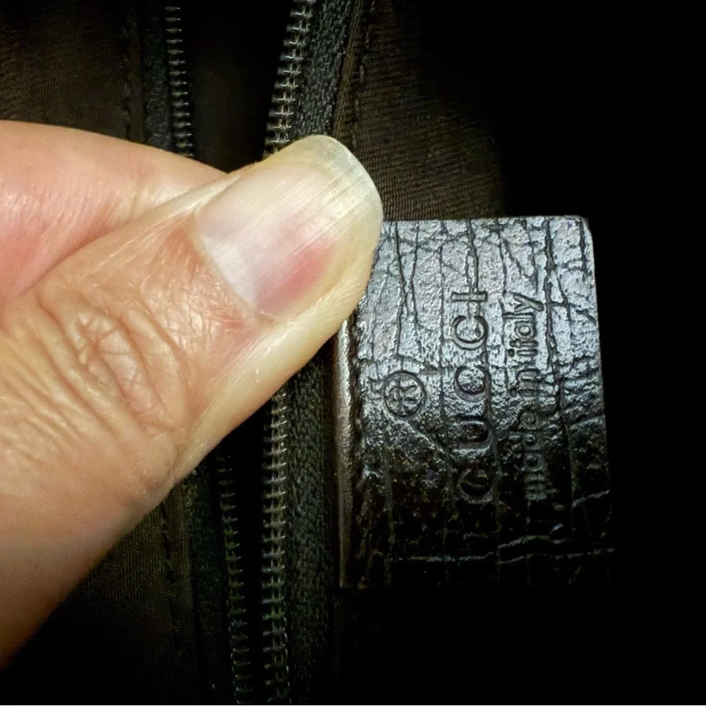 Authentic Gucci small - Picture 3 of 5